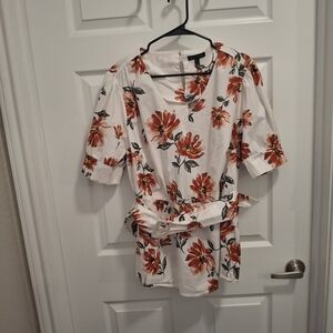 3/$15 LANE BRYANT Size 18 Red Floral Puff‎ Sleeve Cottagecore Belted Blouse